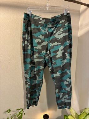 Lululemon Camo Jogger Pants Size 12